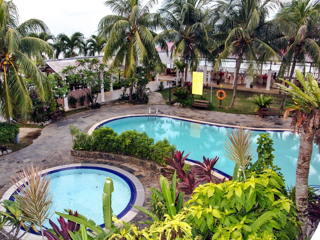 Resort Tepi Pantai Melaka / Chalet betul-betul tepi Pantai dapat review